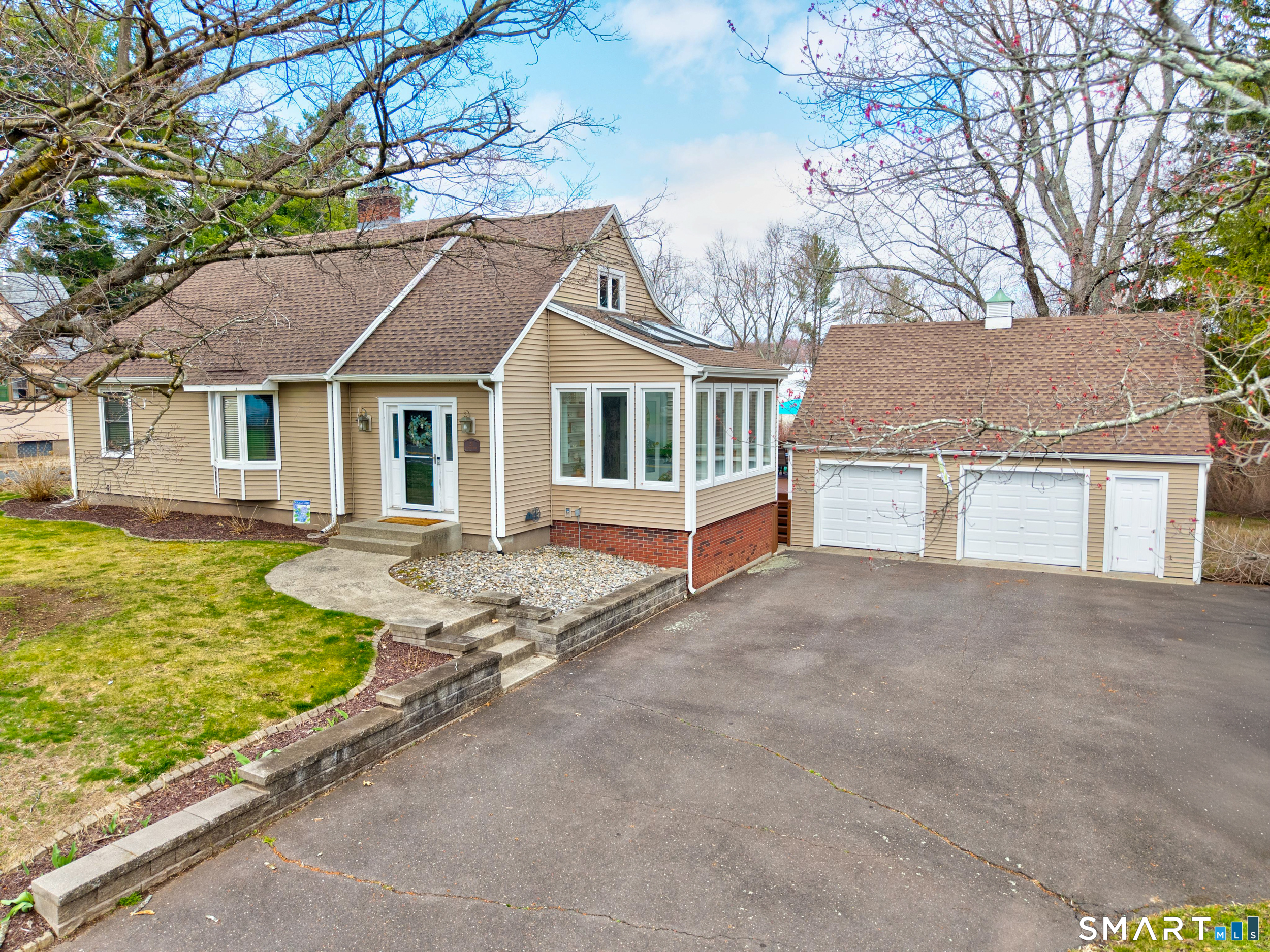 21 Weymouth Road Enfield, CT 06082 - Photo 1 of 42