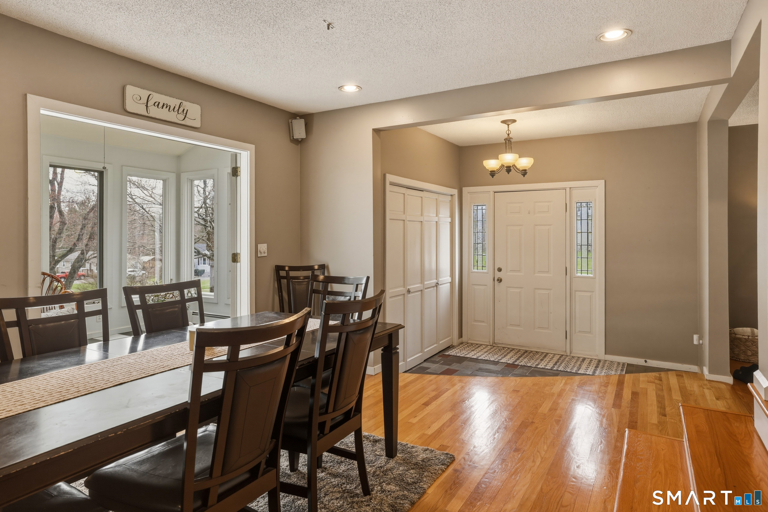 21 Weymouth Road Enfield, CT 06082 - Photo 13 of 42