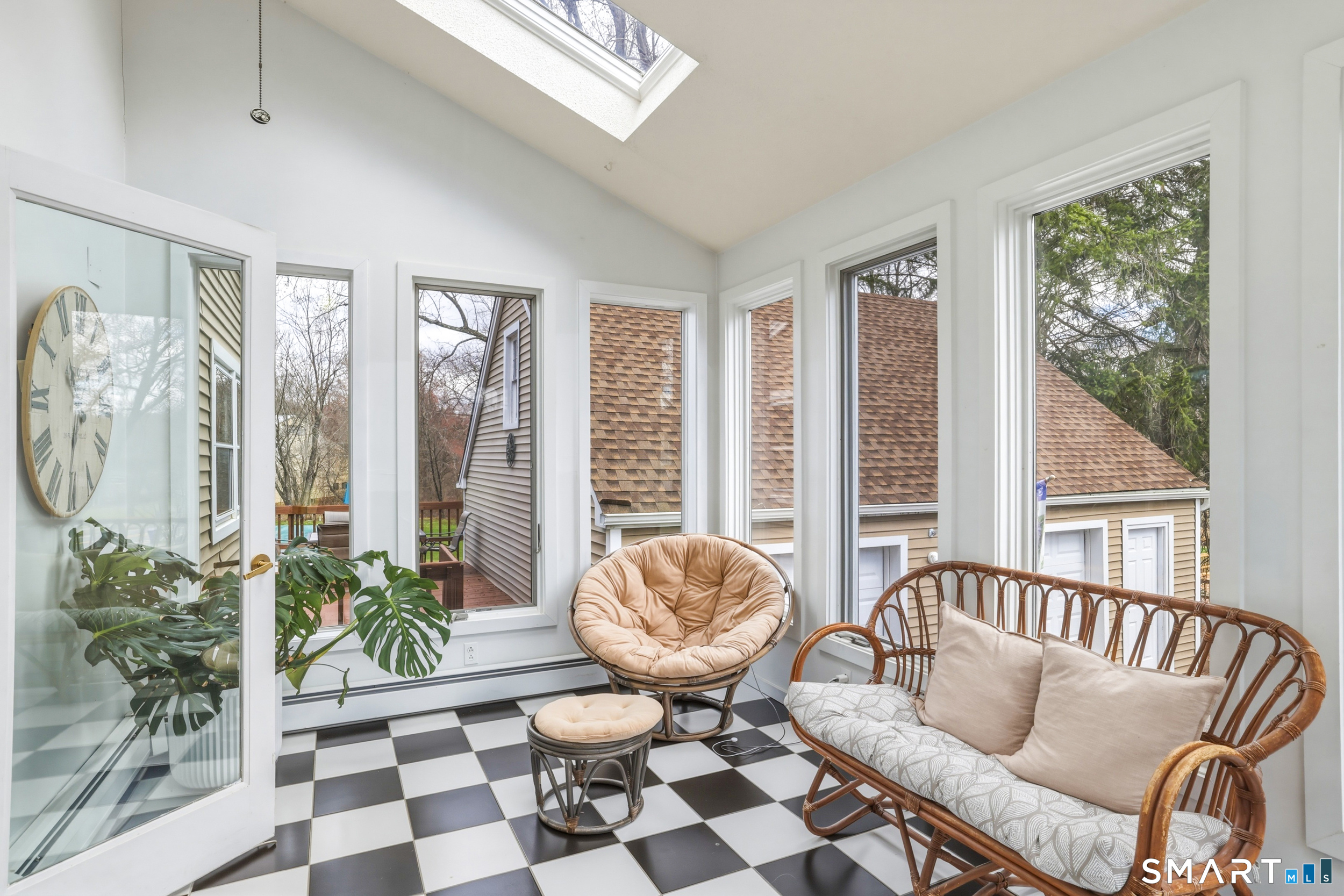 21 Weymouth Road Enfield, CT 06082 - Photo 18 of 42