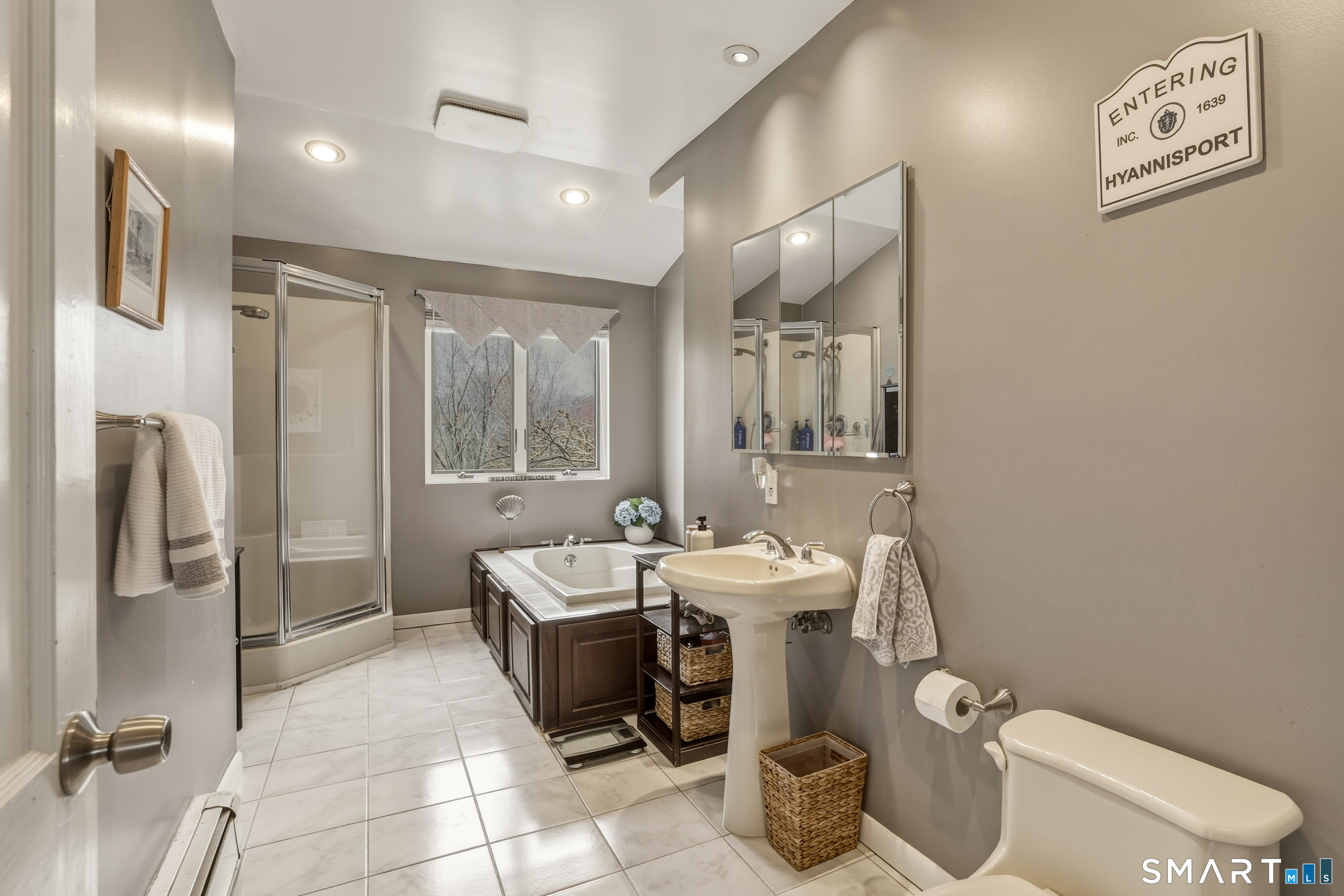 21 Weymouth Road Enfield, CT 06082 - Photo 22 of 42