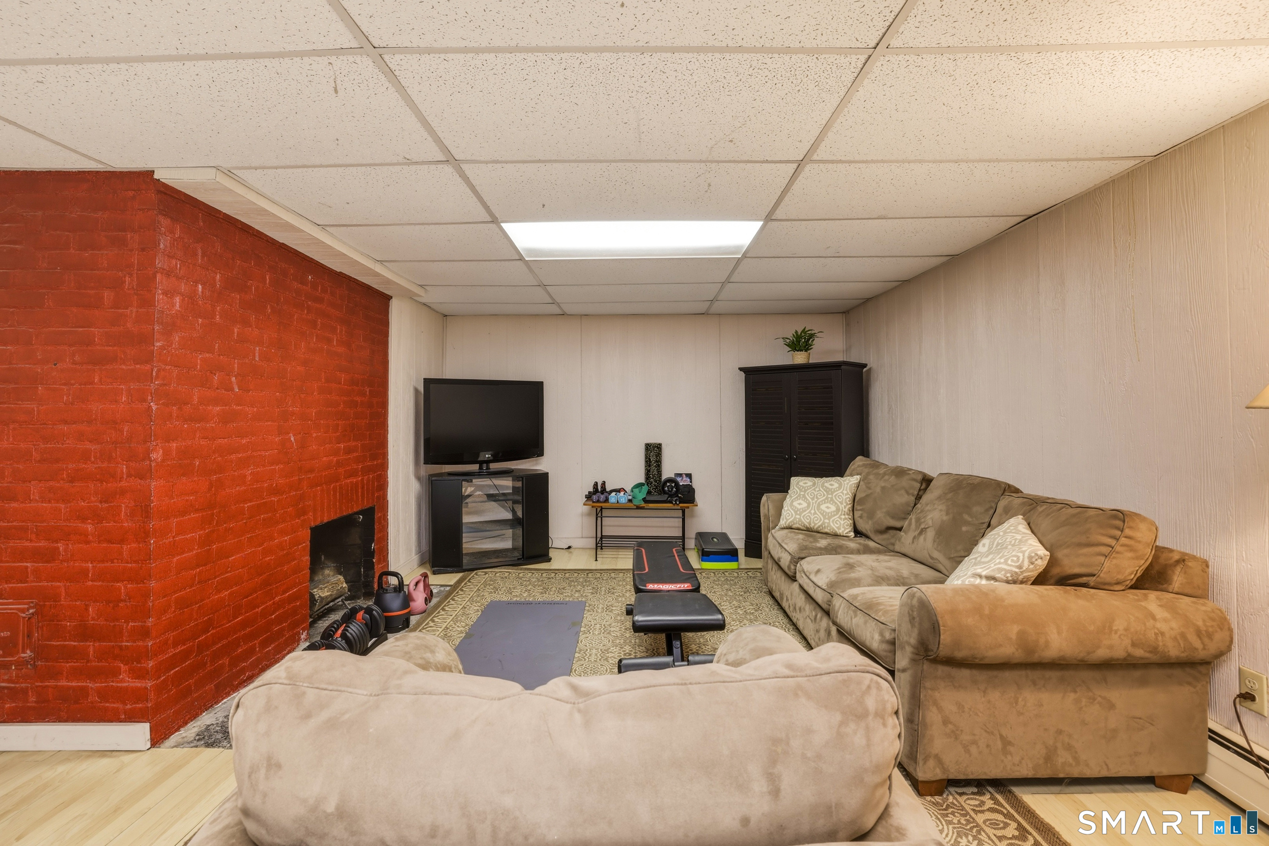 21 Weymouth Road Enfield, CT 06082 - Photo 31 of 42