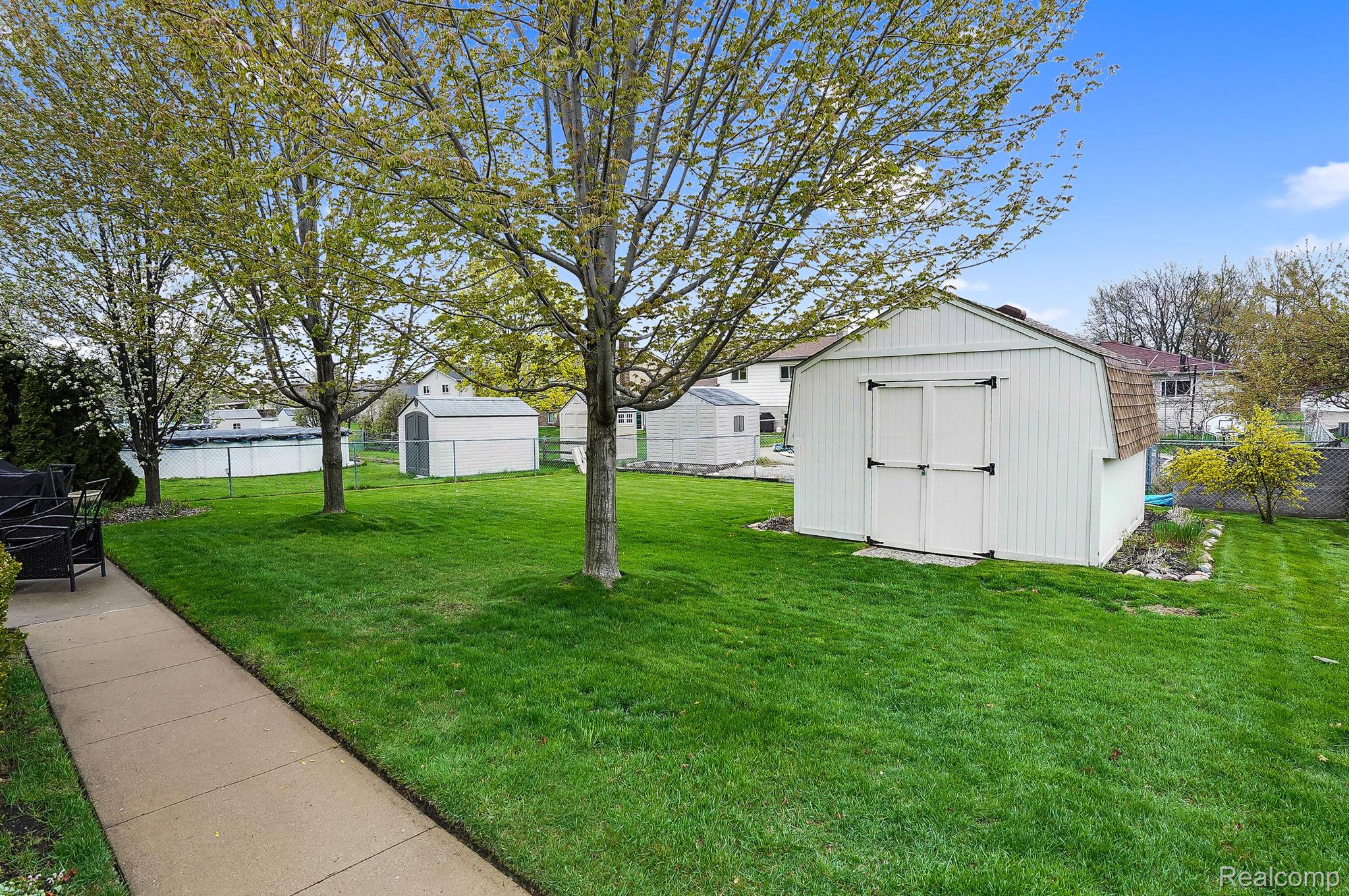 47344 Royal Road Macomb, MI 48044 - Photo 30 of 31 12 x 12 shed with concrete floor