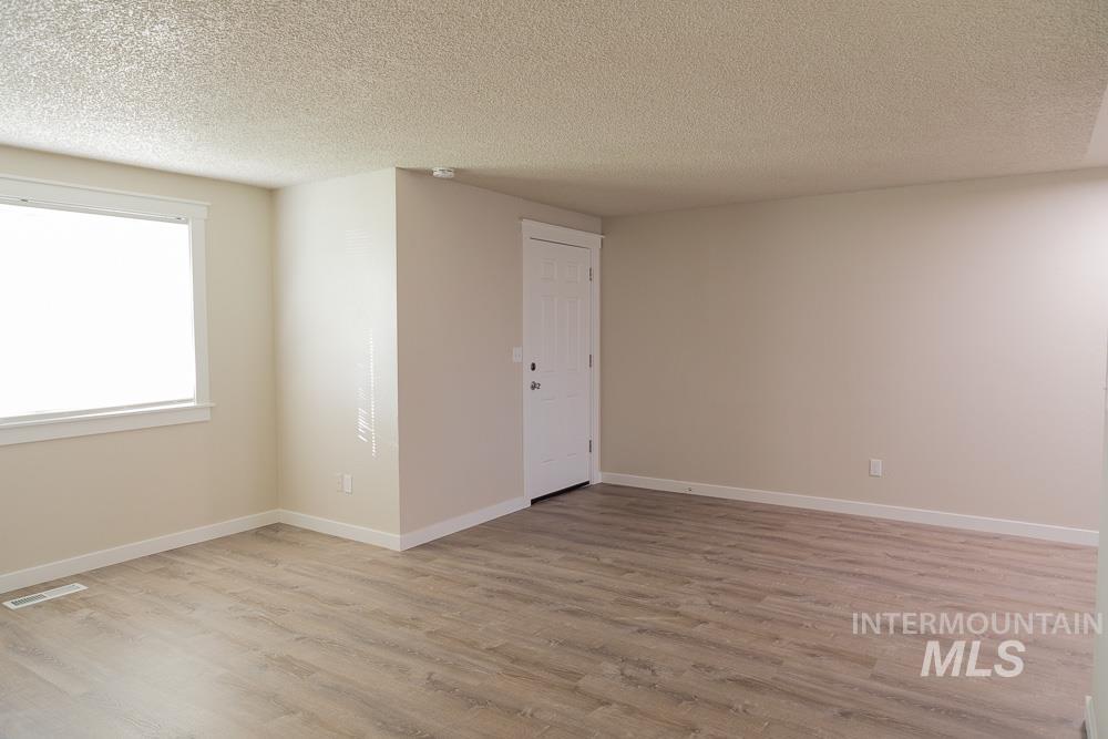 1133 Fortner Street, Unit 2 Ontario, OR 97914 - Photo 5 of 25