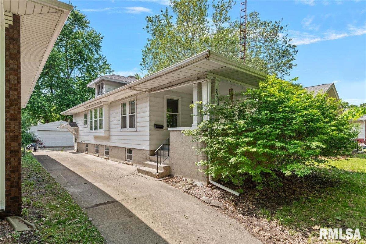2333 Yale Boulevard Springfield, IL 62703 - Photo 1 of 34