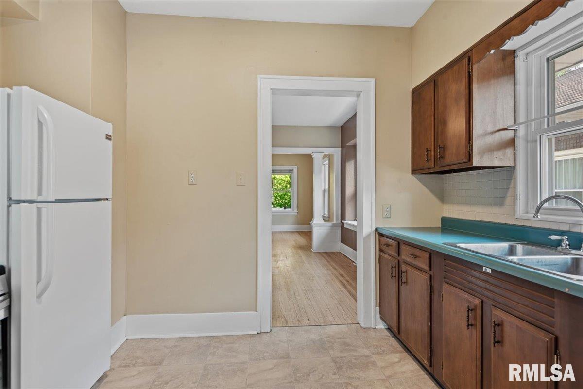 2333 Yale Boulevard Springfield, IL 62703 - Photo 15 of 34