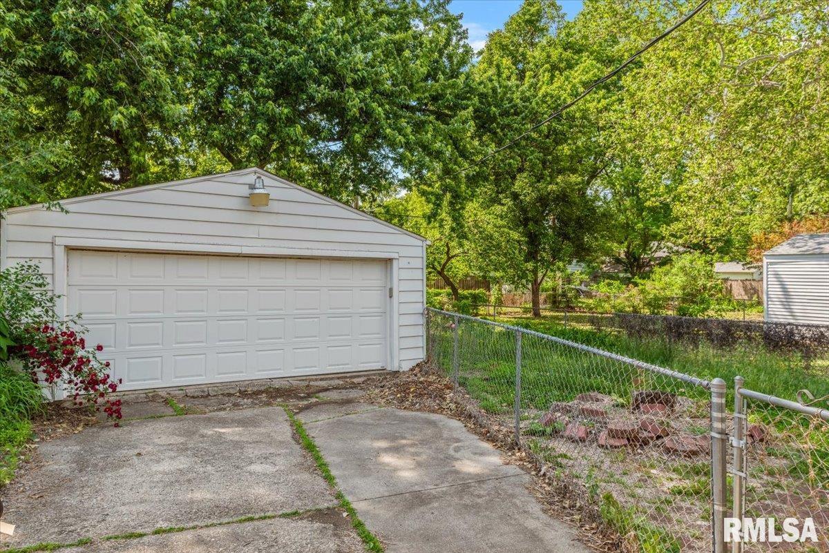2333 Yale Boulevard Springfield, IL 62703 - Photo 30 of 34