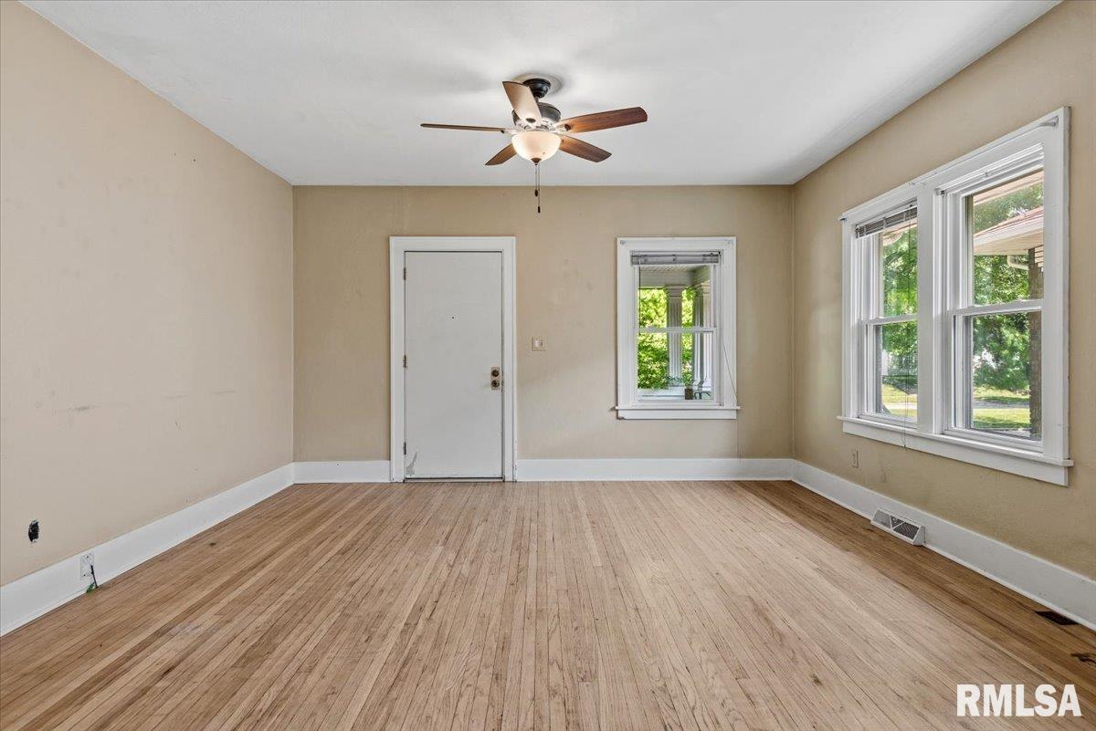 2333 Yale Boulevard Springfield, IL 62703 - Photo 8 of 34