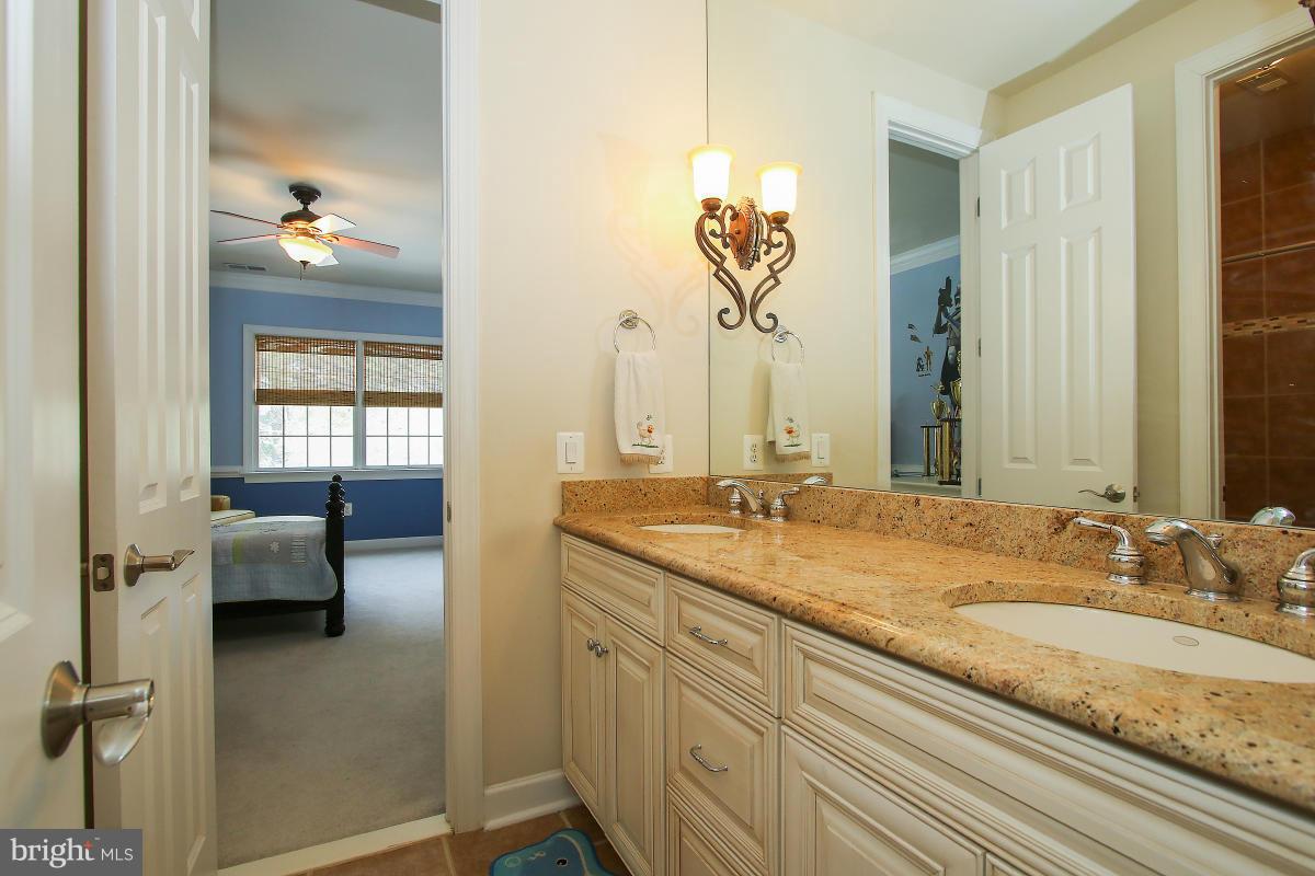 9602 Atwood Road Vienna, VA 22182 - Photo 20 of 30 Bath