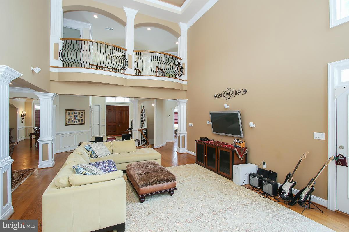 9602 Atwood Road Vienna, VA 22182 - Photo 9 of 30 Family Room