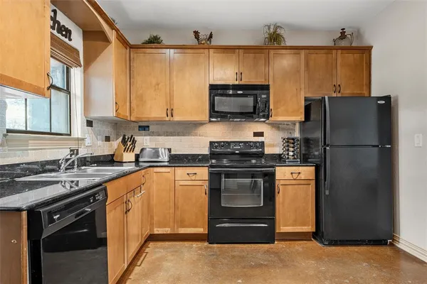 $224,900 | 2410 South 2nd Street, Unit 205, Waco, TX 76706