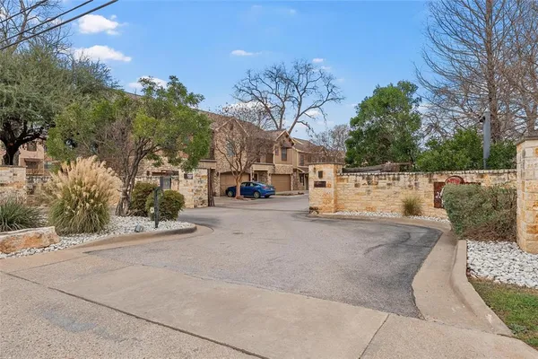 $224,900 | 2410 South 2nd Street, Unit 205, Waco, TX 76706