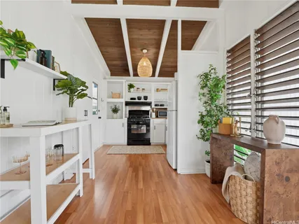$1,049,000 | 2631 Namauu Drive, Honolulu, HI 96817