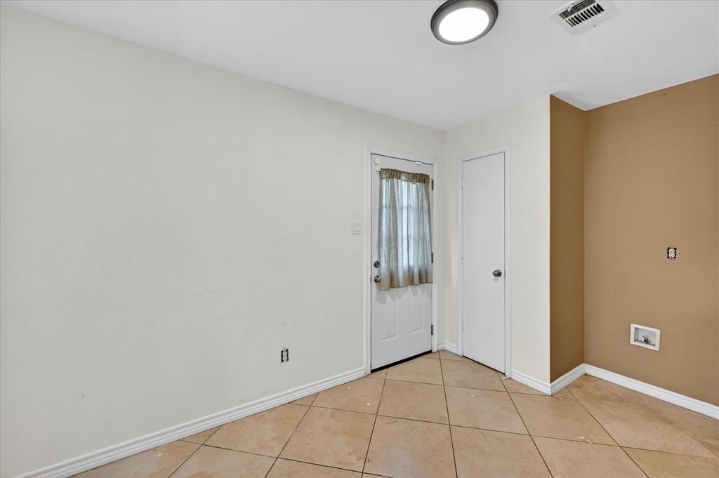 2540 Blue Myrtle Way Dallas, TX 75212 - Photo 14 of 32