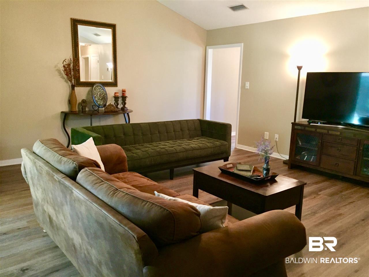 15402 Beasley Road Foley, AL 36535 - Photo 15 of 42 Living Room