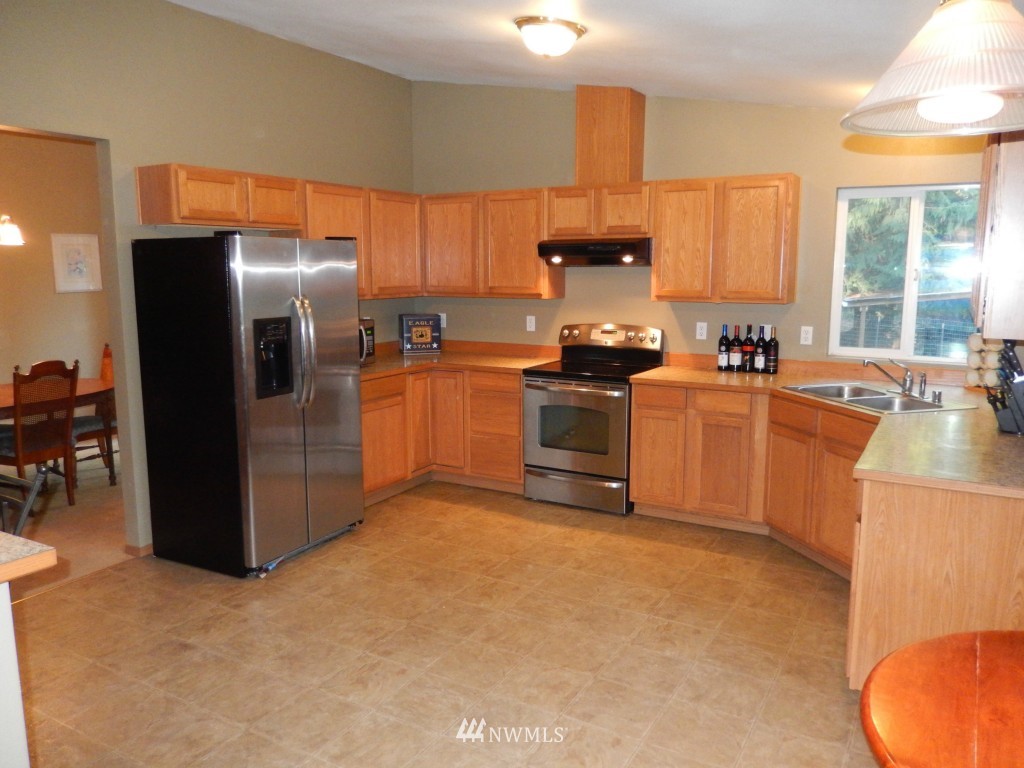 18015 Erickson Road Southwest Longbranch, WA 98351 - Photo 4 of 23