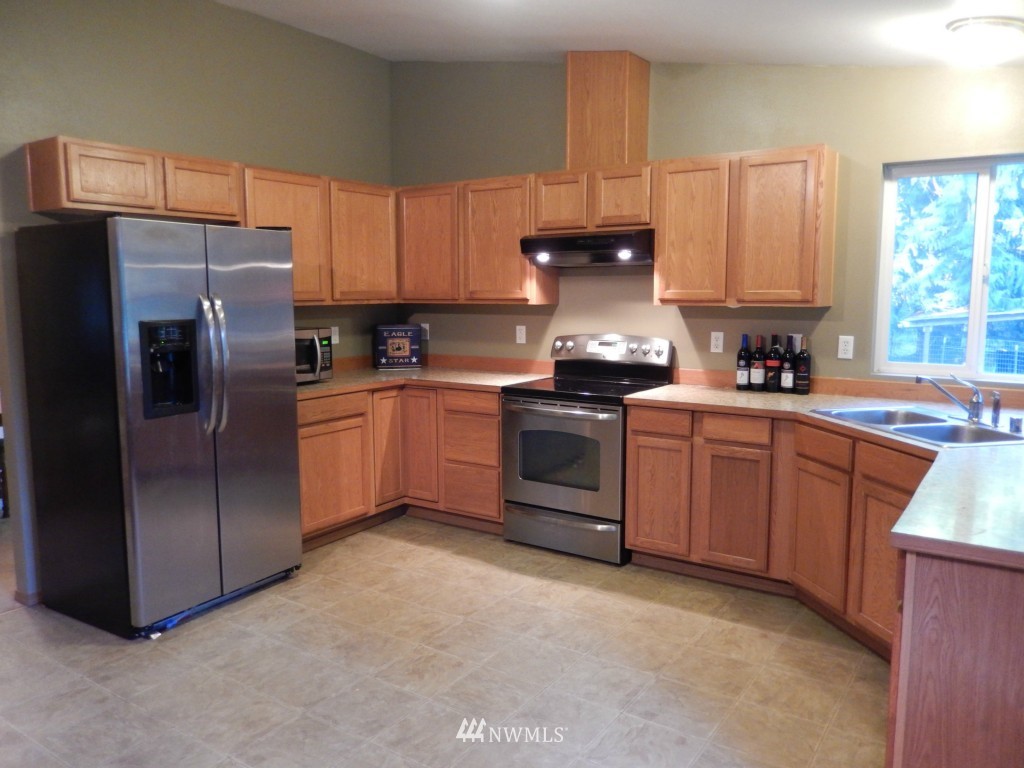 18015 Erickson Road Southwest Longbranch, WA 98351 - Photo 5 of 23