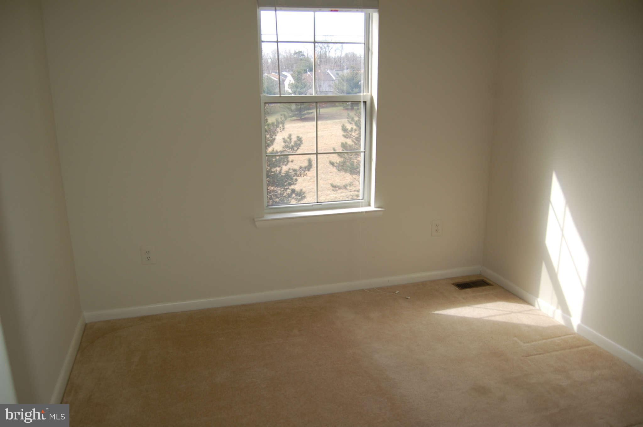 20242 Harbor Tree Road Gaithersburg, MD 20886 - Photo 18 of 26 Bedroom
