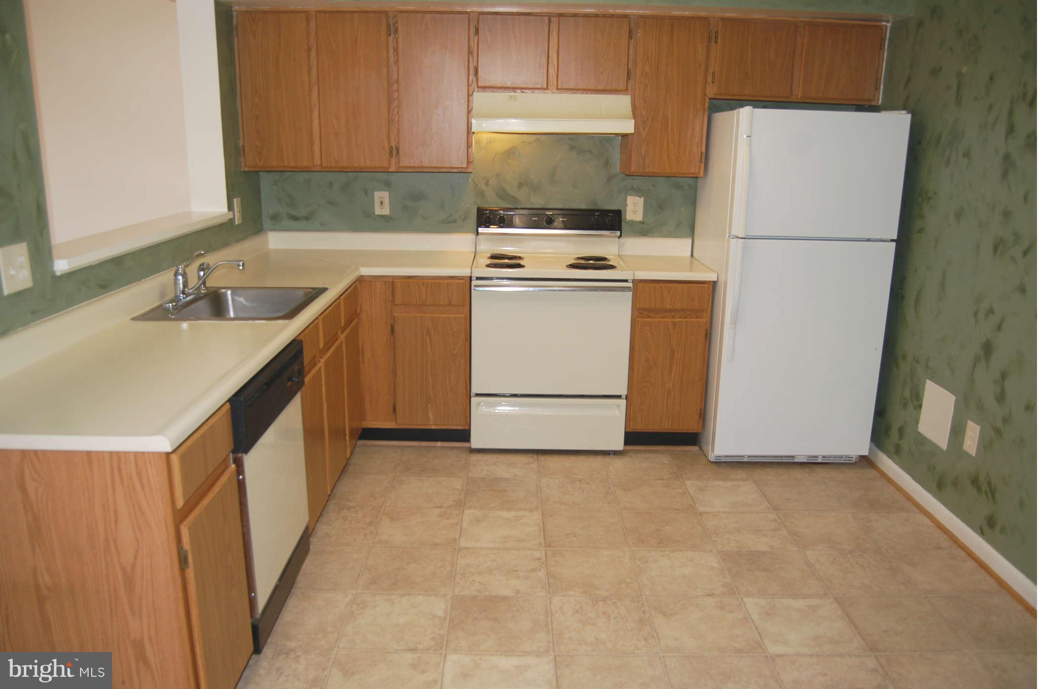 20242 Harbor Tree Road Gaithersburg, MD 20886 - Photo 9 of 26 Kitchen