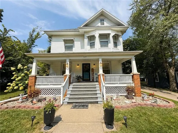 $325,000 | 529 West 3rd, Maryville, MO 64468