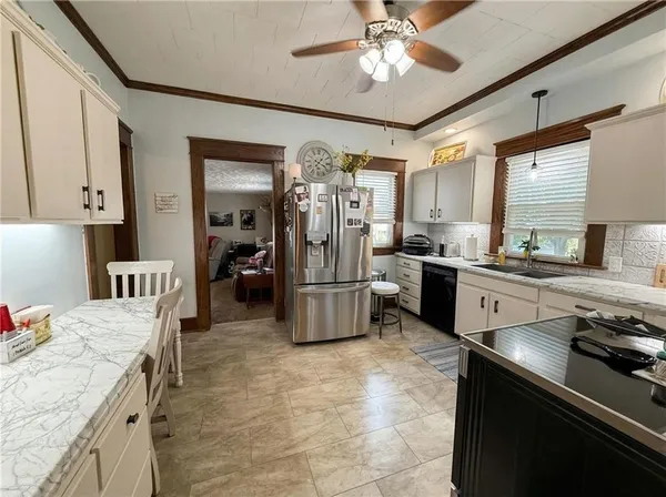 $325,000 | 529 West 3rd, Maryville, MO 64468