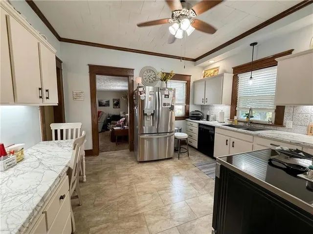 $325,000 | 529 West 3rd, Maryville, MO 64468