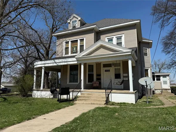 $179,000 | 300 East 2nd Street, Pana, IL 62557