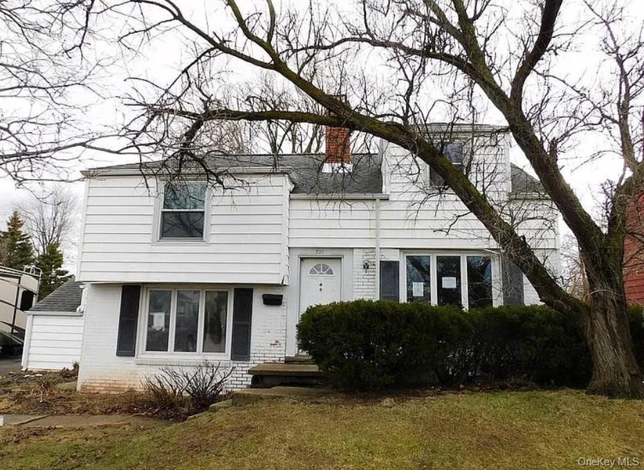 321 Niagara Falls Boulevard Buffalo, NY 14226 - Photo 5 of 13 a view of a house with a yard