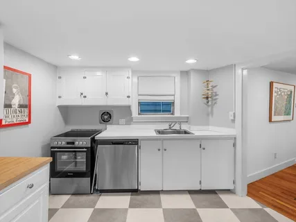 $639,000 | 12 Darling Street, Unit 2, Marblehead, MA 01945