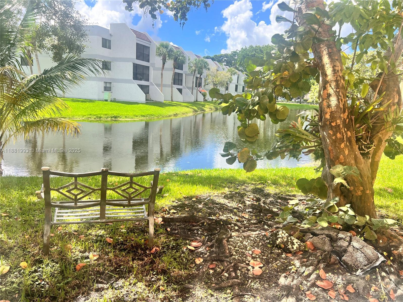 170 Lakeview Drive, Unit 103 Weston, FL 33326 - Photo 2 of 11