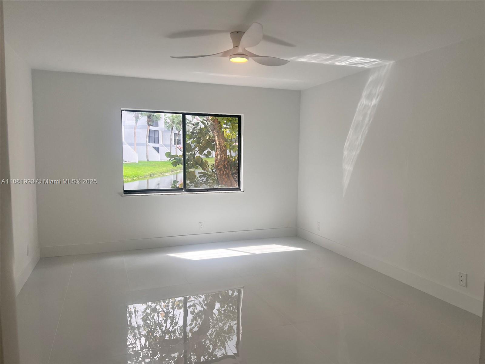 170 Lakeview Drive, Unit 103 Weston, FL 33326 - Photo 3 of 11