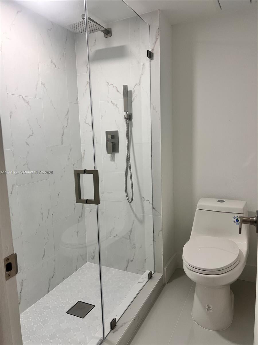 170 Lakeview Drive, Unit 103 Weston, FL 33326 - Photo 4 of 11