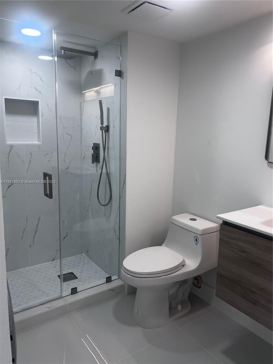 170 Lakeview Drive, Unit 103 Weston, FL 33326 - Photo 10 of 11