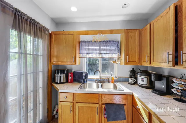 $170,000 | 1085 East Larch Avenue, Muskegon, MI 49442