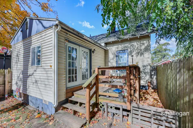 $170,000 | 1085 East Larch Avenue, Muskegon, MI 49442