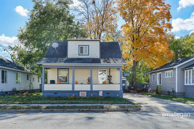 $170,000 | 1085 East Larch Avenue, Muskegon, MI 49442