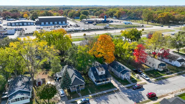 $170,000 | 1085 East Larch Avenue, Muskegon, MI 49442