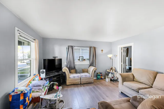 $170,000 | 1085 East Larch Avenue, Muskegon, MI 49442