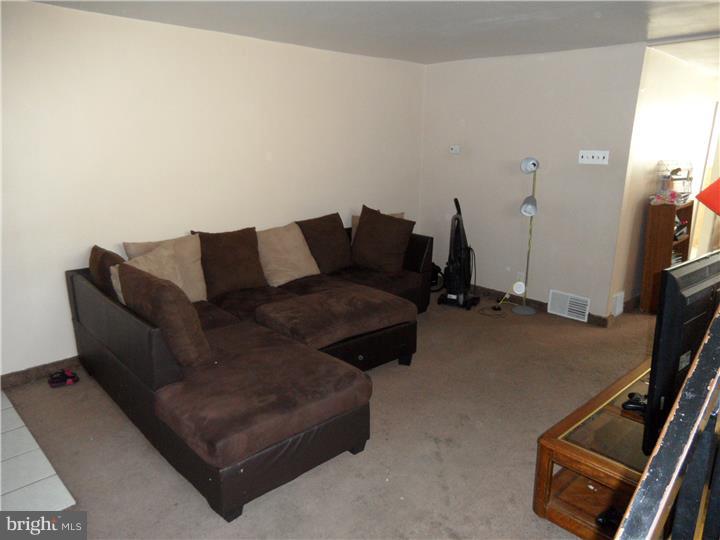 7264 Rutland Street Philadelphia, PA 19149 - Photo 6 of 18 Living Room