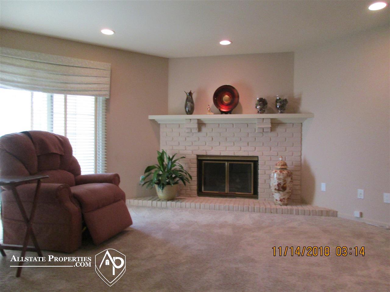 6435 Noble Road West Bloomfield, MI 48322 - Photo 5 of 37 21532056-4.JPG