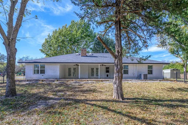 a front view of house with yard