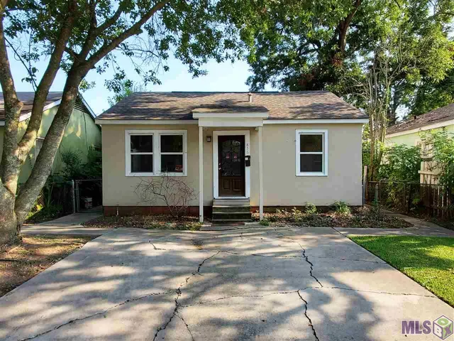 $1,290 | 856 Iris Street, Baton Rouge, LA 70802