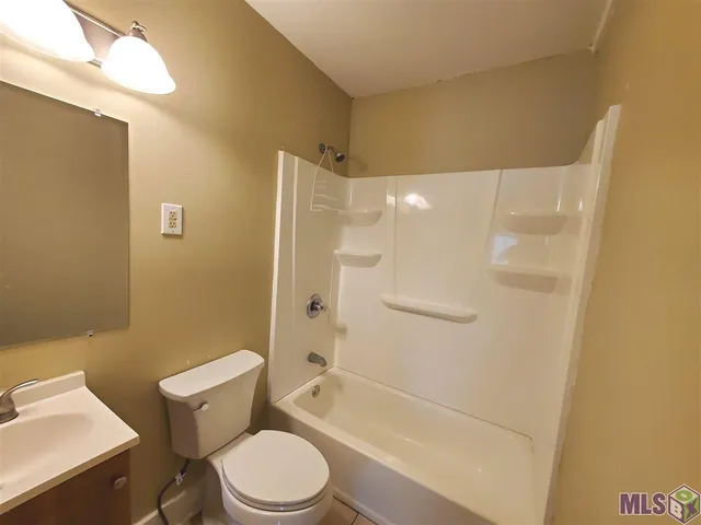 $1,290 | 856 Iris Street, Baton Rouge, LA 70802