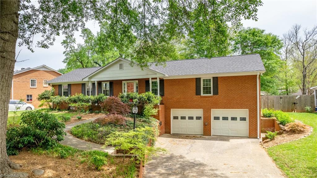 4220 Briarcliffe Road Northwest Winston-Salem, NC 27106 - Photo 3 of 36