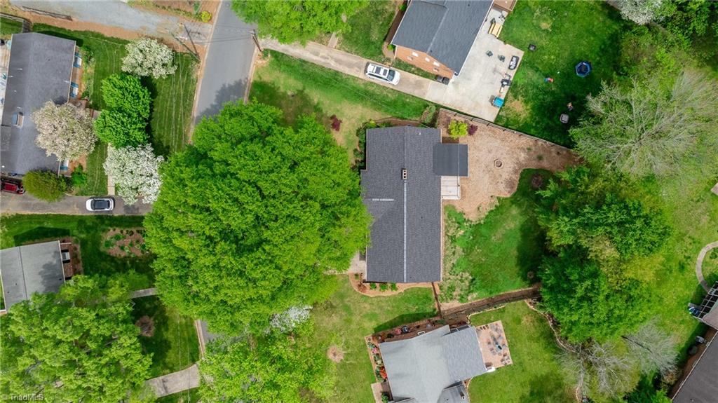 4220 Briarcliffe Road Northwest Winston-Salem, NC 27106 - Photo 4 of 36