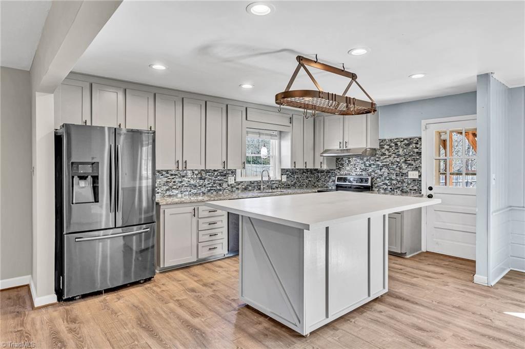 4220 Briarcliffe Road Northwest Winston-Salem, NC 27106 - Photo 9 of 36