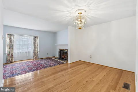 $3,200 | 18617 Chickadee Lane, Gaithersburg, MD 20879