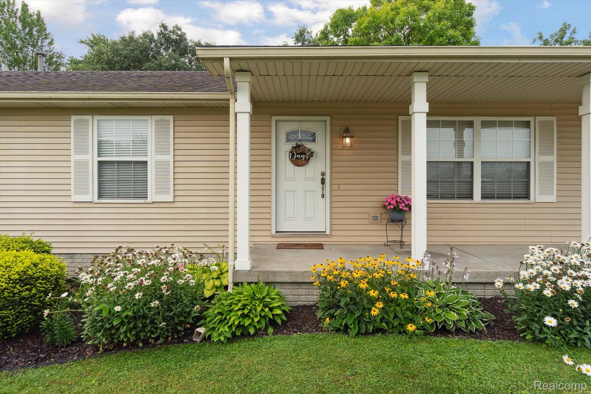 2475 West Thompson Road Fenton, MI 48430 - Photo 5 of 50