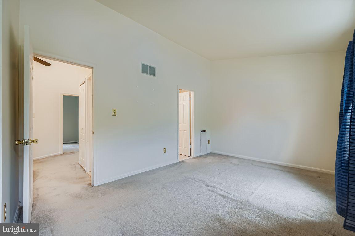 9 Bridgeview Court Baltimore, MD 21236 - Photo 12 of 27 an empty room with an entryway
