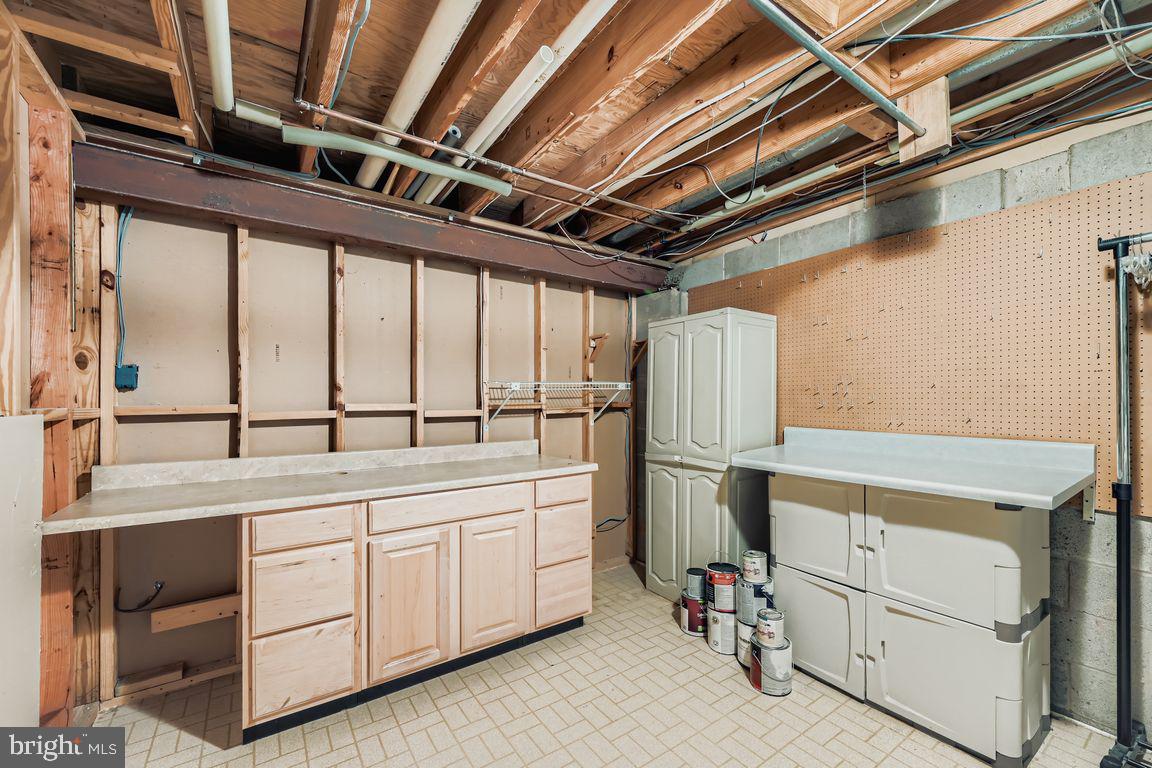 9 Bridgeview Court Baltimore, MD 21236 - Photo 21 of 27 a utility room with dryer and washer