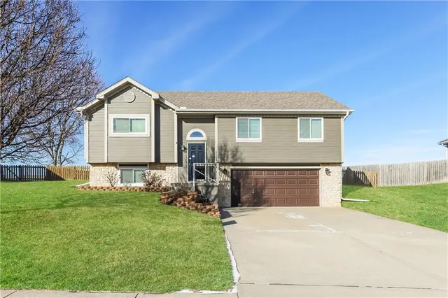 $2,310 | 19306 Corbyn Lane, Smithville, MO 64089